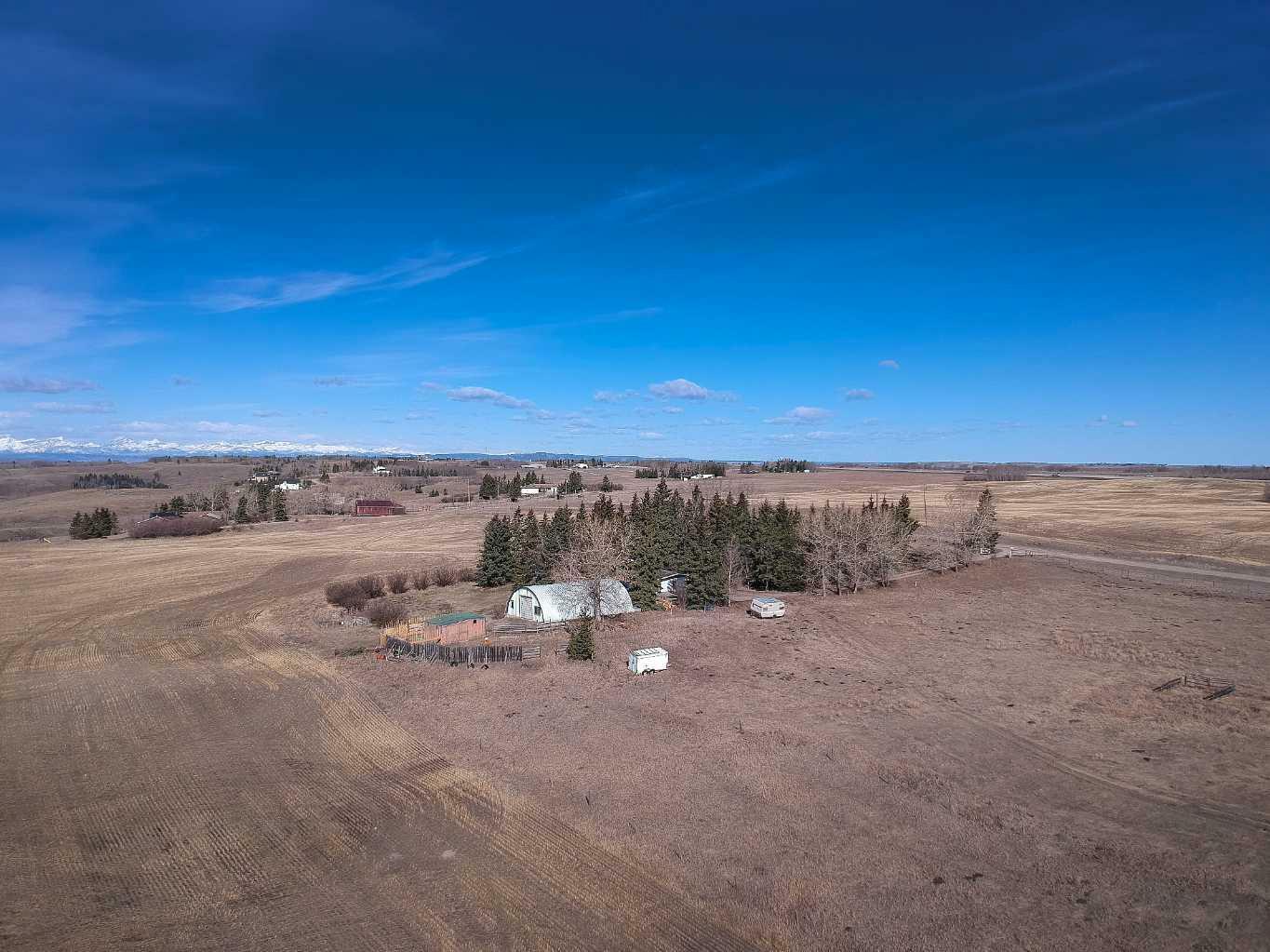 Property Photo:  34024 Township Road 260 Road  AB T4C 1A2 