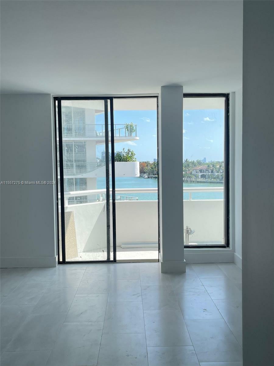 Property Photo: 6820 Indian Creek Dr 4D FL 33141
