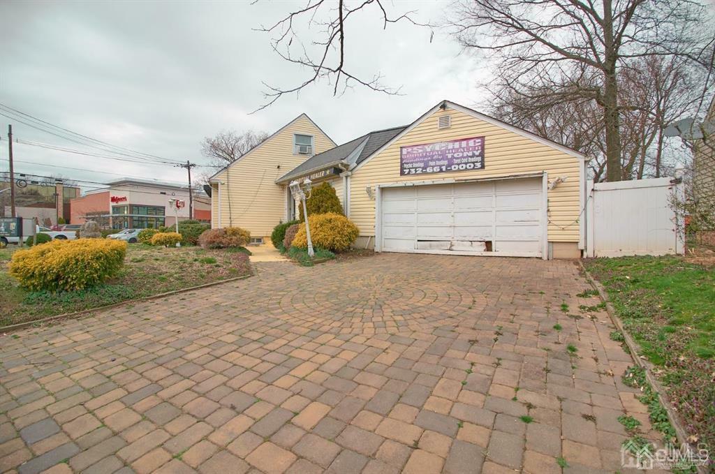 Property Photo:  1610 Oak Tree Road  NJ 08830 