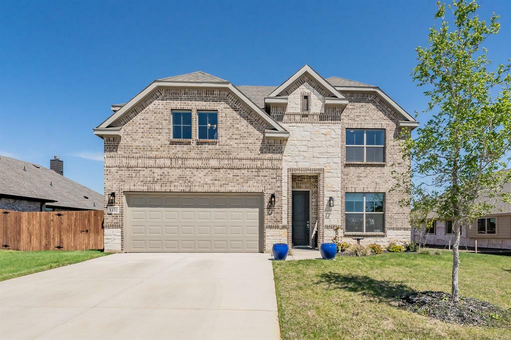 Property Photo: 1132 Deer Ridge Drive TX 76036