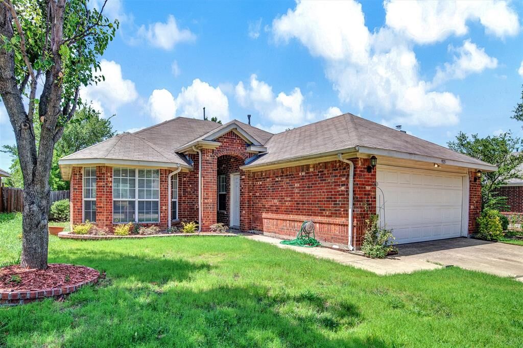 Property Photo:  9113 Chesapeake Lane  TX 75071 