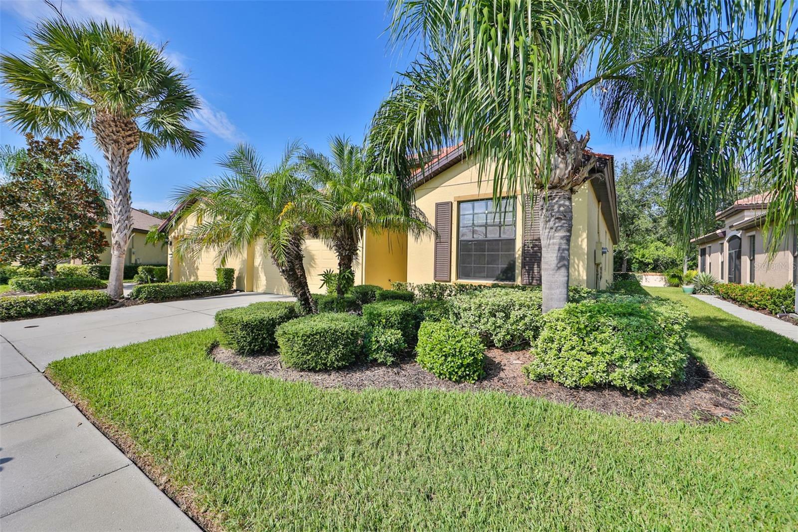 Property Photo:  5511 Sunset Falls Drive  FL 33572 