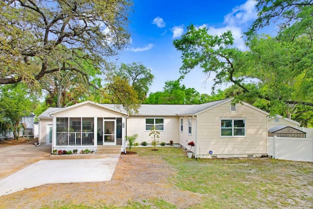 Property Photo:  1499 W River Shore Way  FL 33603 