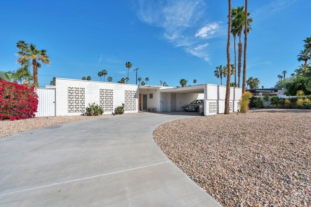 Property Photo:  46140 Shadow Mountain Drive  CA 92260 