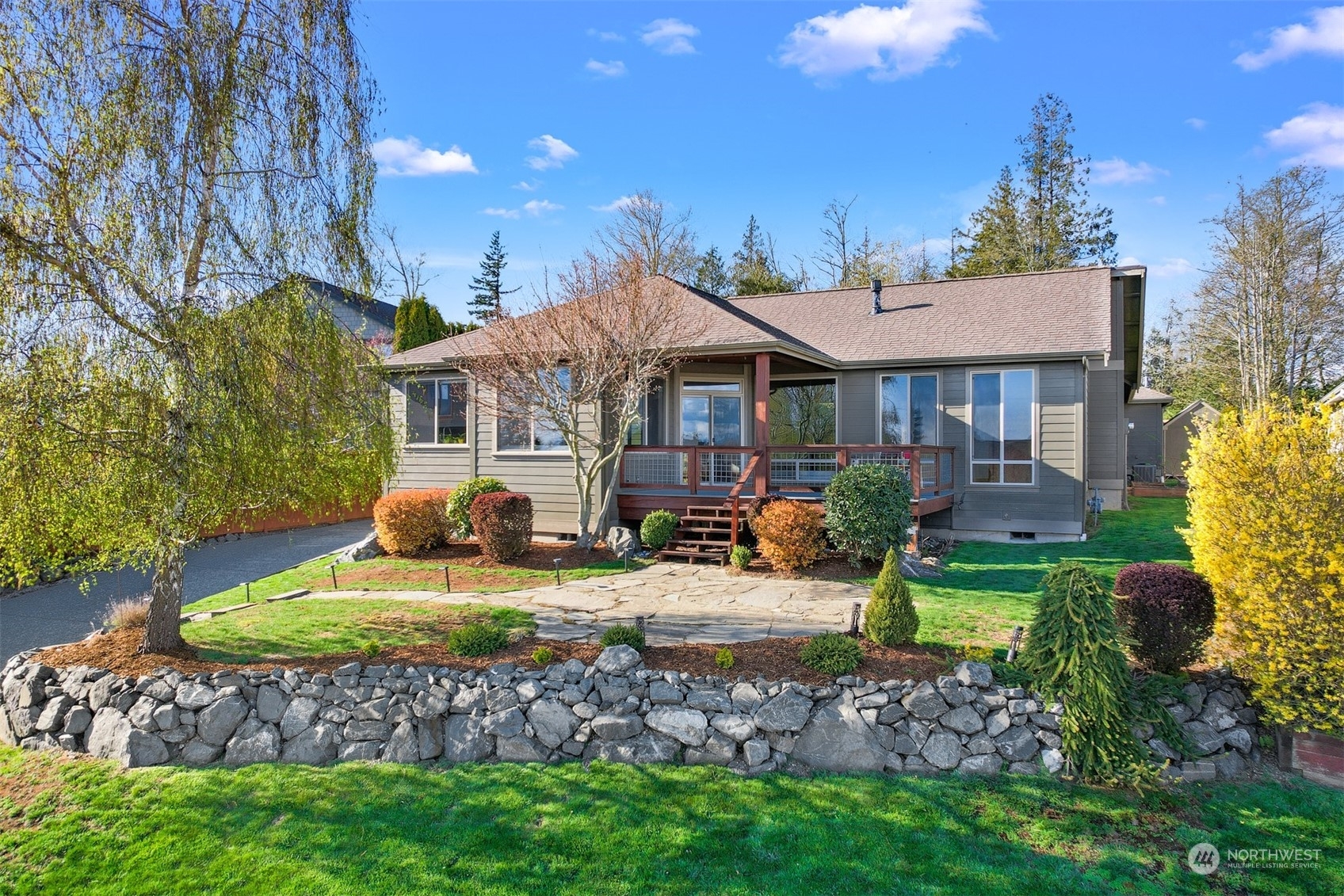 Property Photo:  2572 Lakeridge Drive  WA 98248 