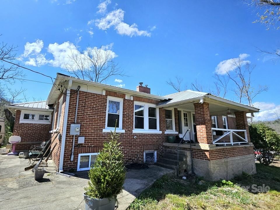 Property Photo:  186 Rector Corner Road  NC 28753