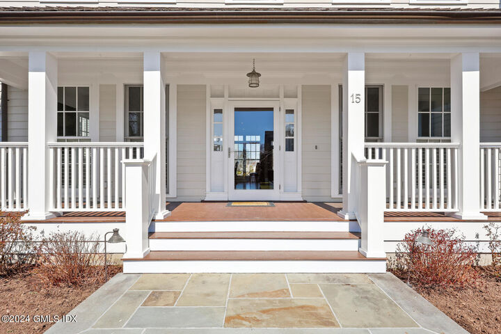 Property Photo:  15 Flying Cloud Road  CT 06902 