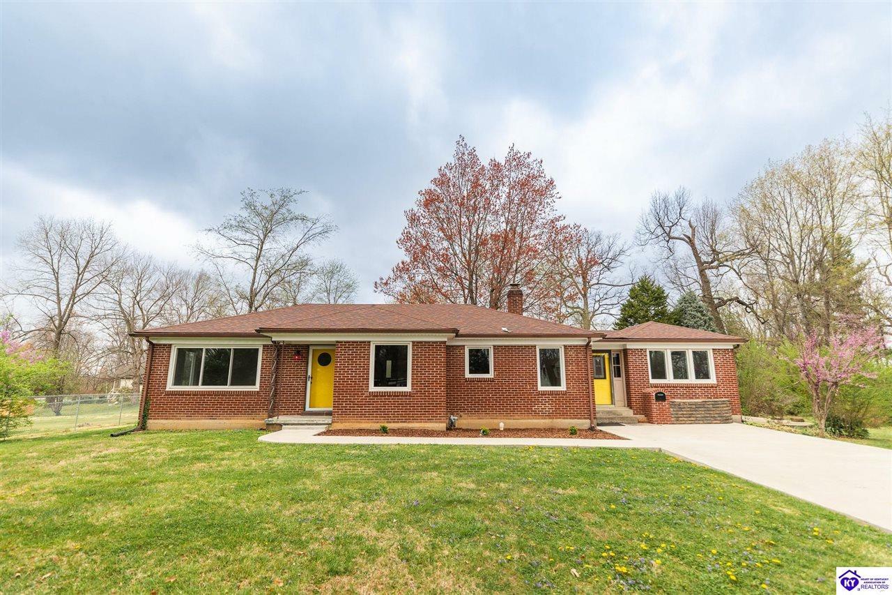 Property Photo: 209 Woodland Court KY 42701