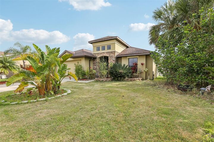 Property Photo: 2703 Gullane Court FL 34746