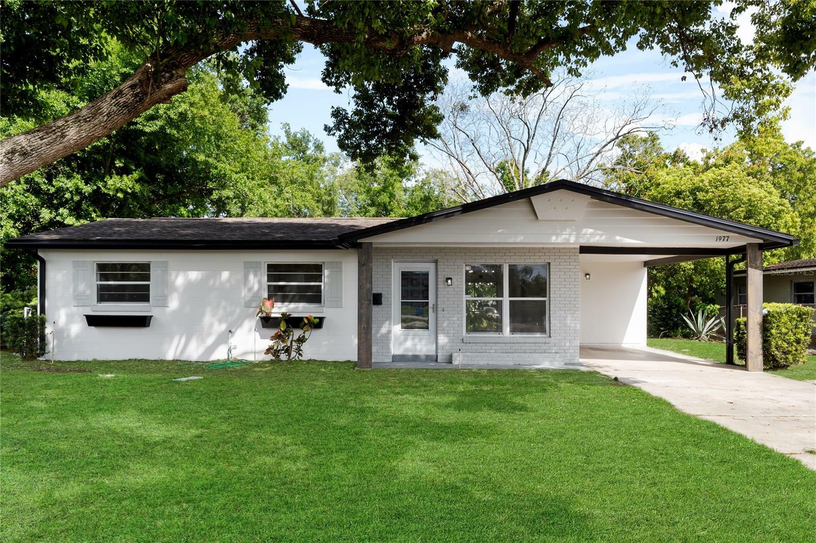 Property Photo: 1977 Williams Manor Avenue FL 32811