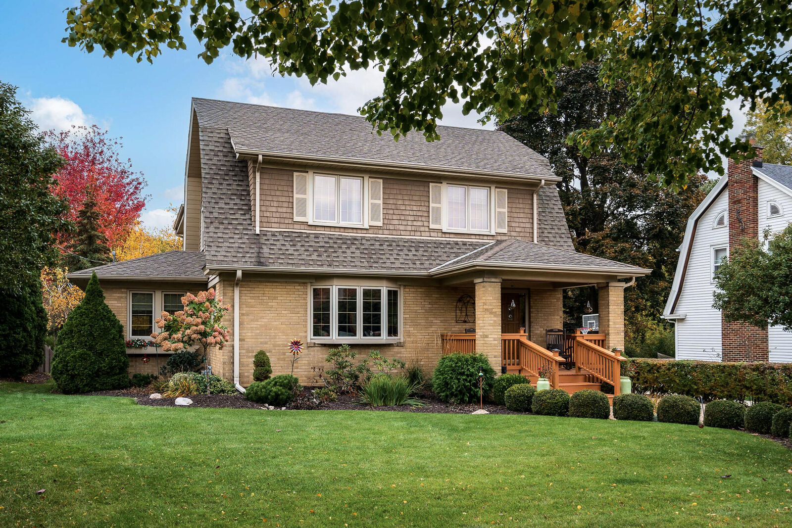Property Photo:  1006 Emerson Ave  WI 53172 