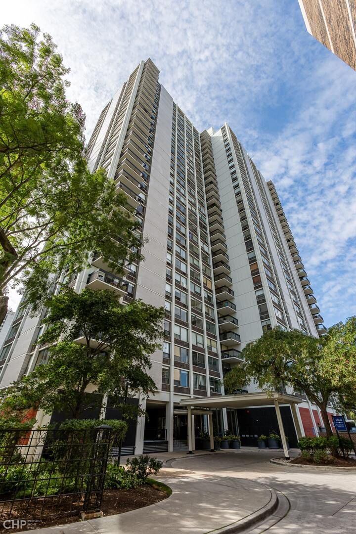 Property Photo: 1460 N Sandburg Terrace 607A IL 60610