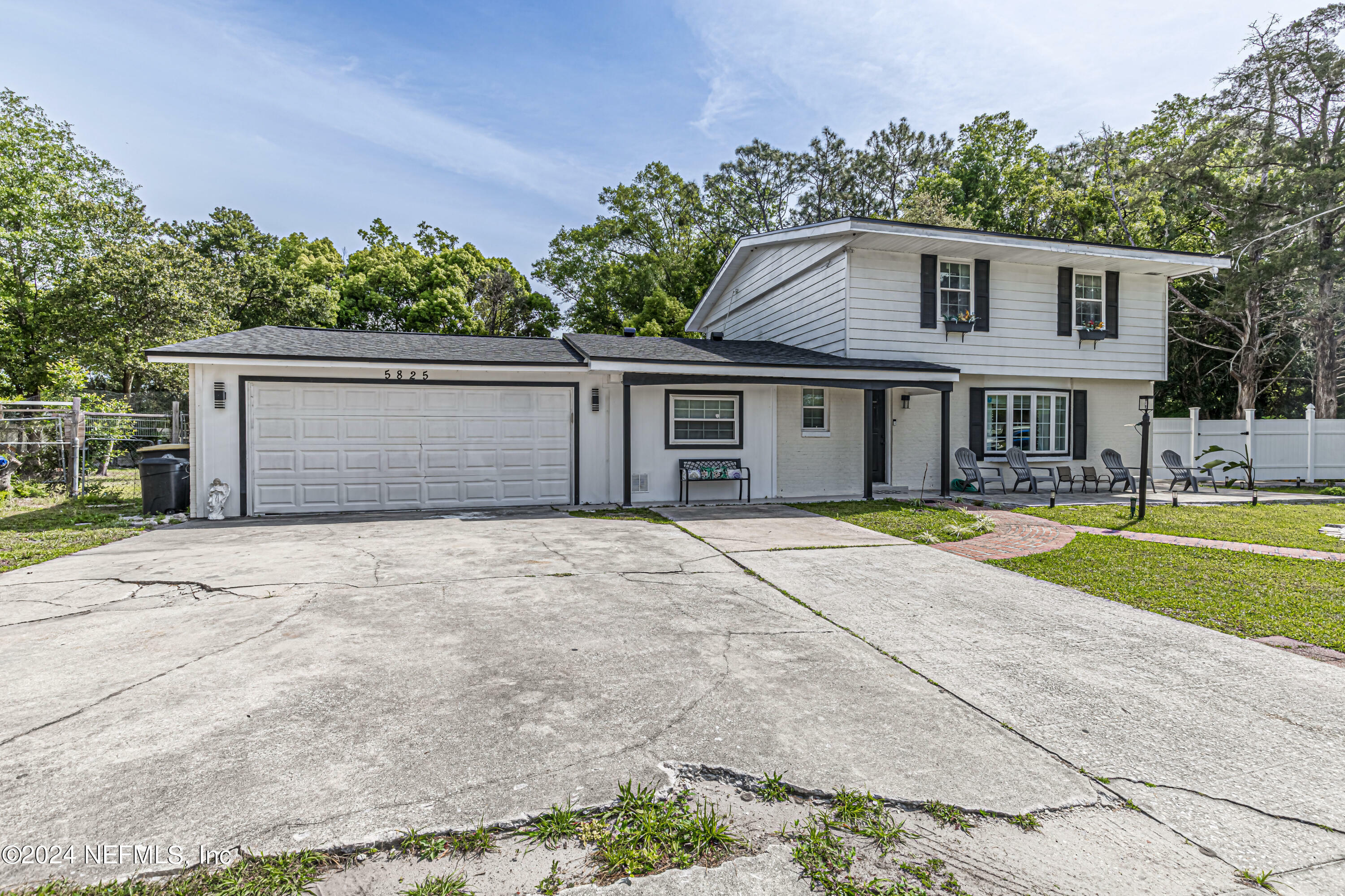 Property Photo:  5825 Buckley Court  FL 32244 