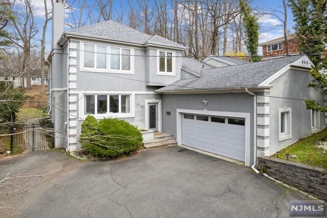 Property Photo:  387 Roberts Lane  NJ 07076 