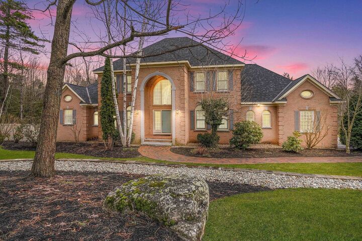 Property Photo: 15 Rolling Woods Drive NH 03110