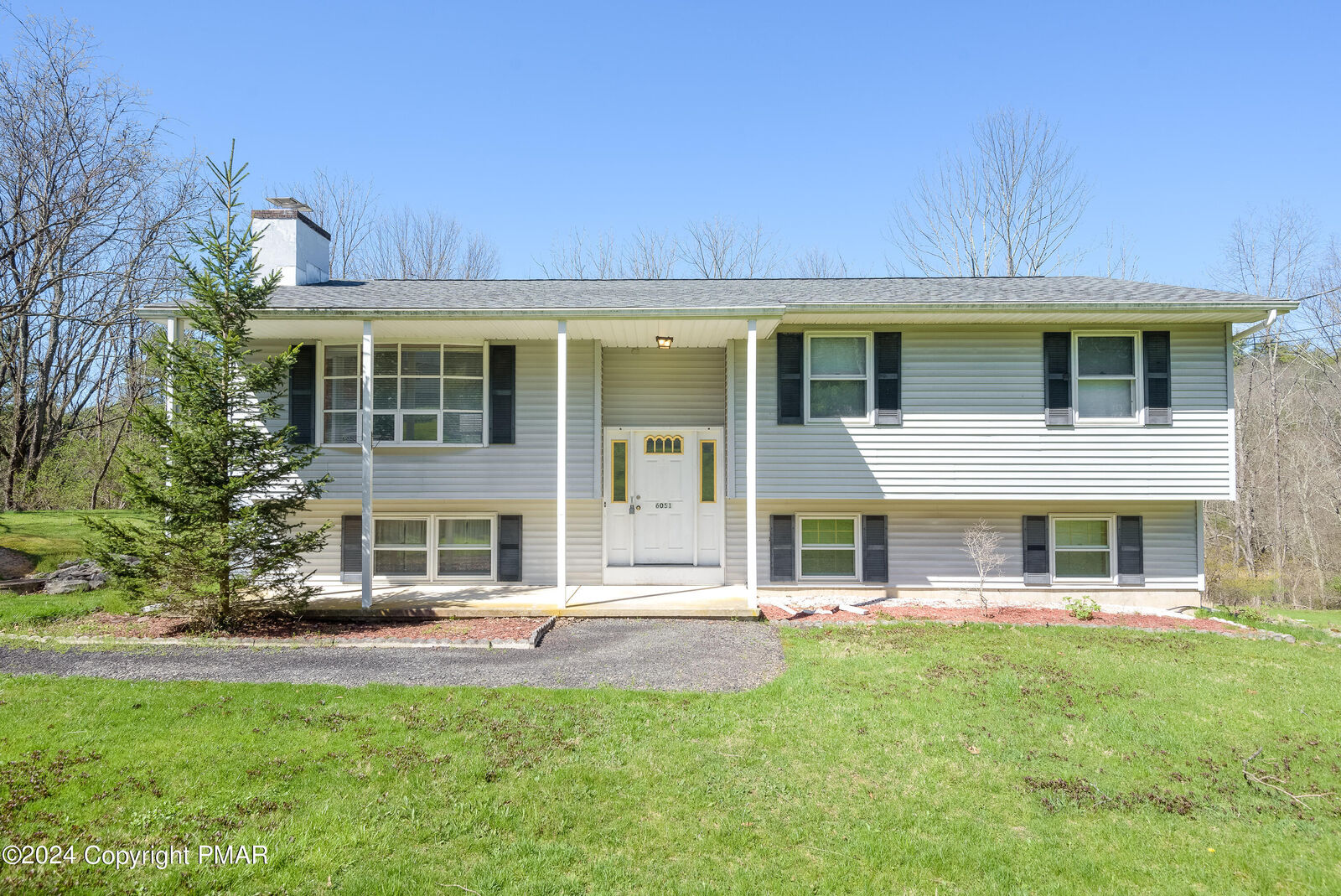 Property Photo: 6051 Neola Road PA 18360