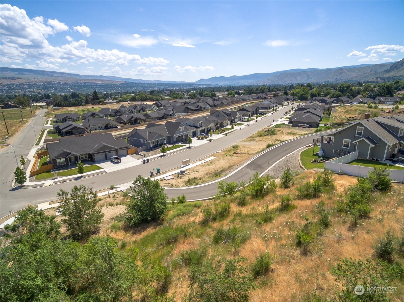 Property Photo: 1024 Joni Lane WA 98801