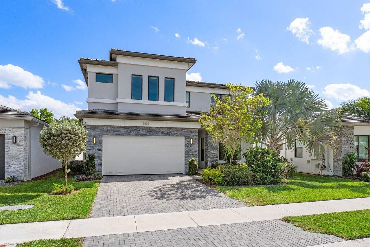 Property Photo: 8826 Quiet Inlet Lane FL 33496