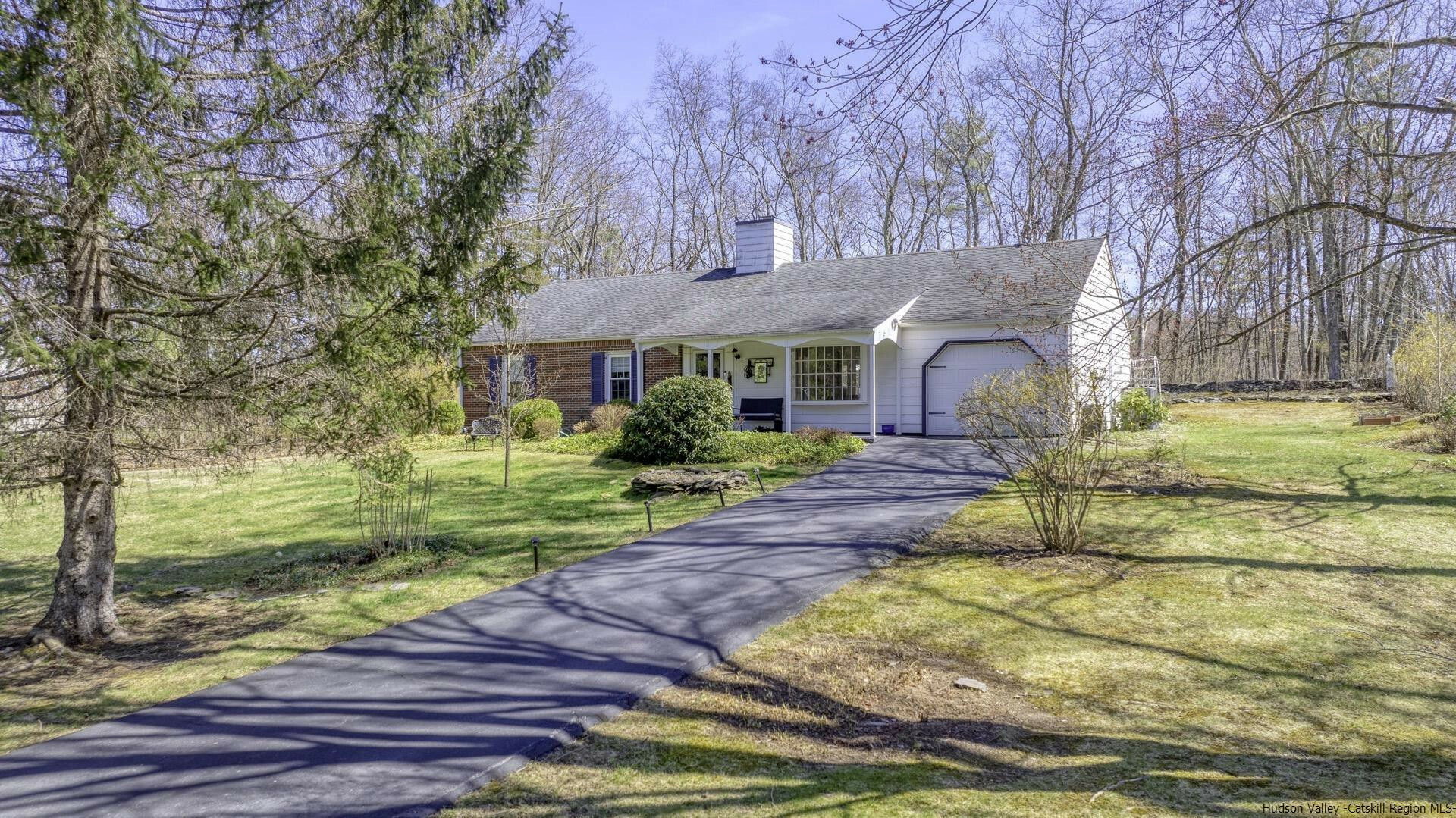 Property Photo:  43 Fieldstone  NY 12491 