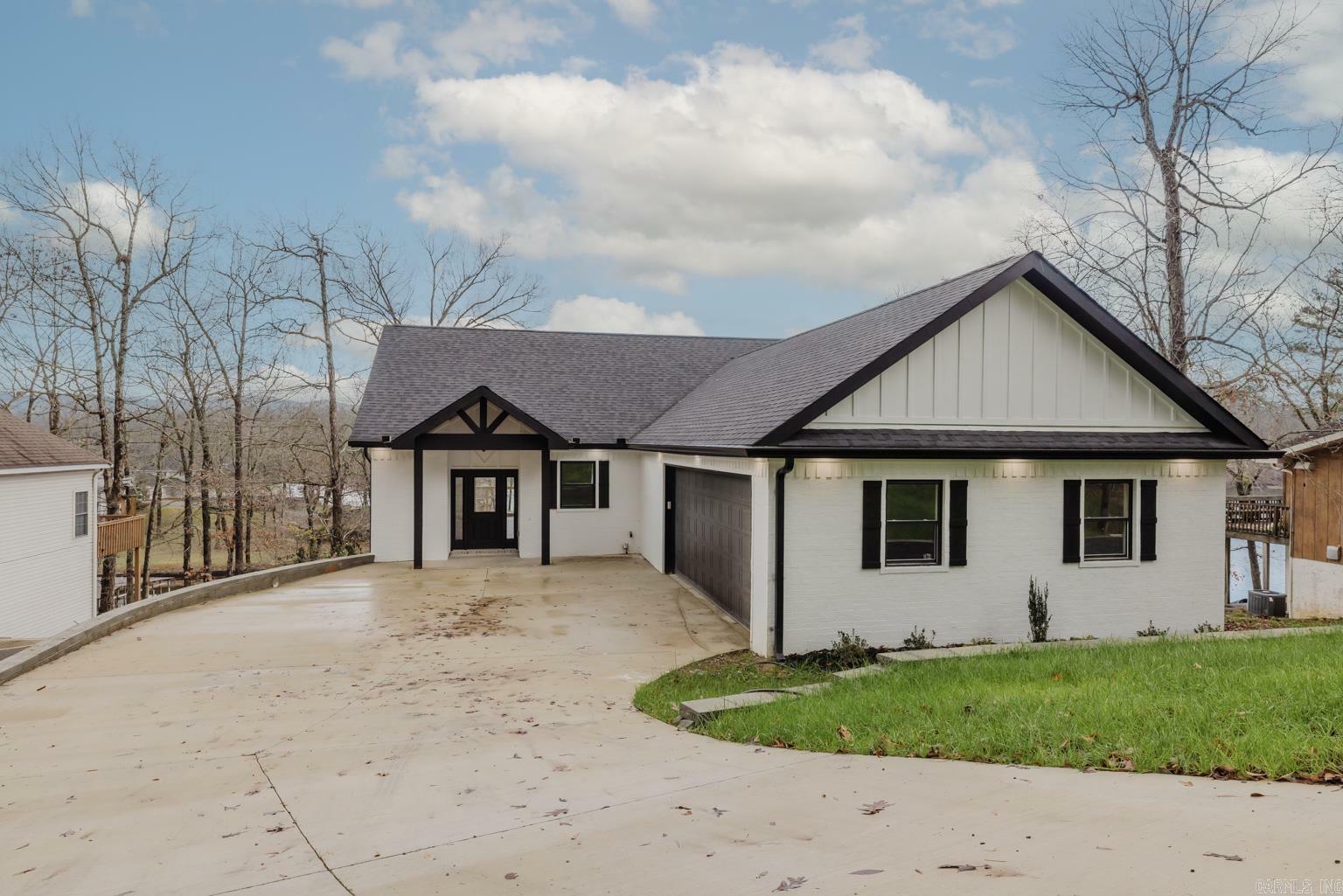 Property Photo: 249 Springbrook Drive AR 71913