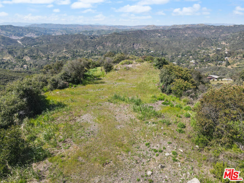 Property Photo:  25195   Piuma Rd  CA 90265 