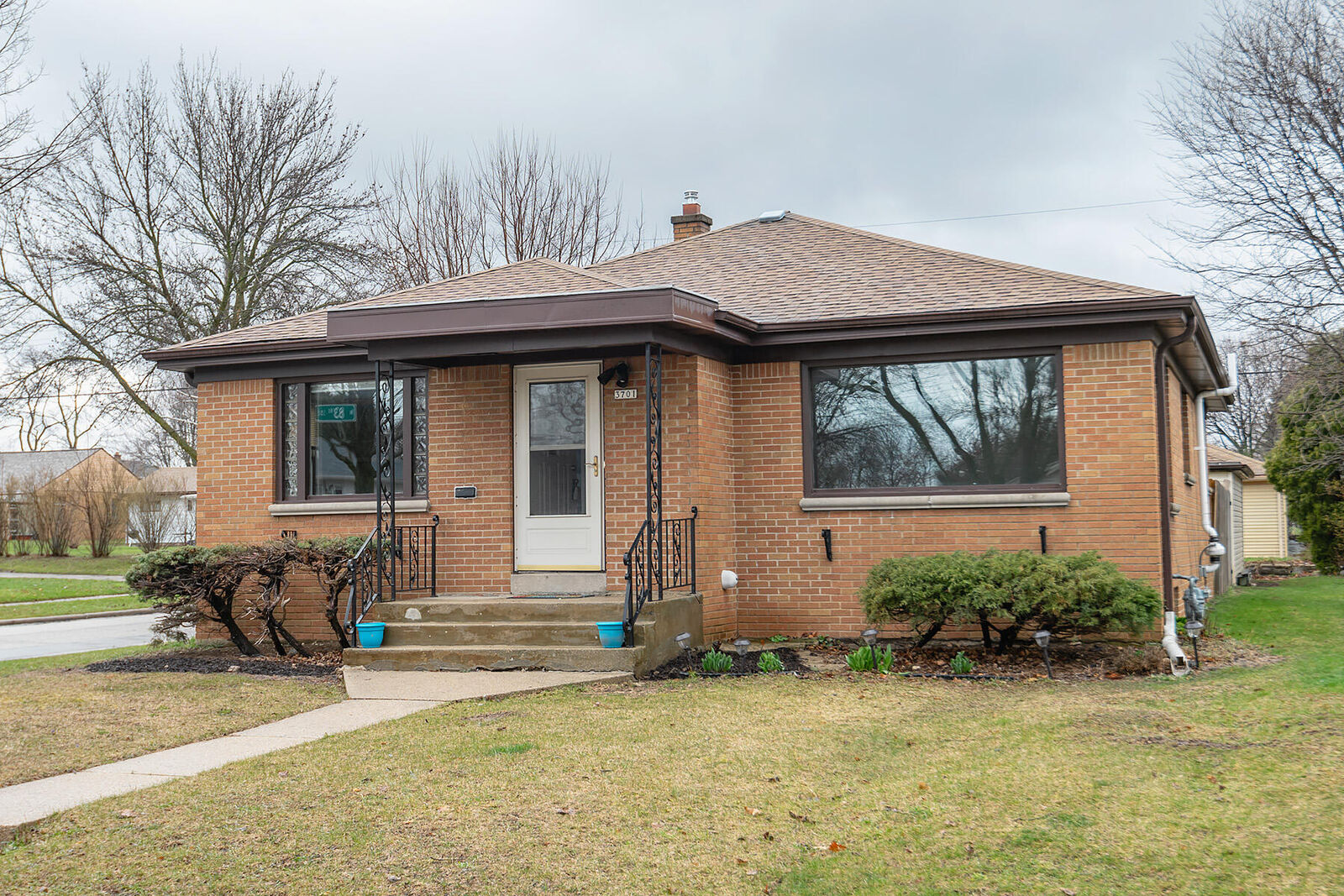 Property Photo:  3701 N 83rd St  WI 53222 
