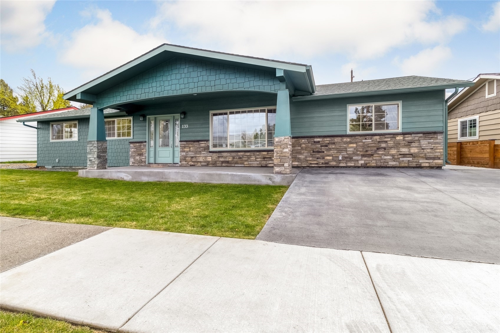 Property Photo:  133  Bradley Street  WA 99362 