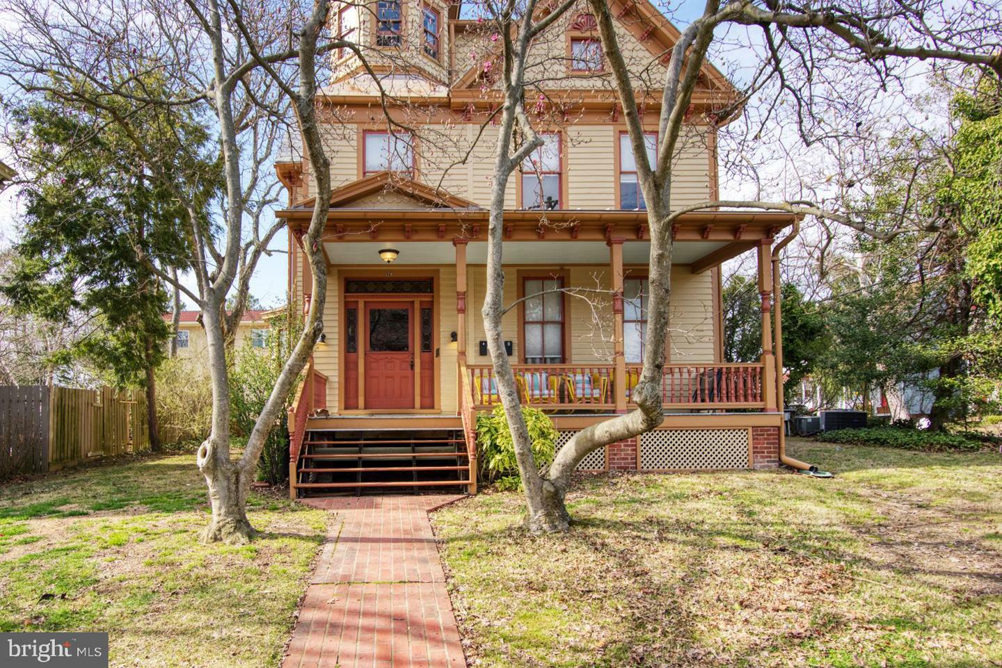 Property Photo:  128 N Queen Street  MD 21620 