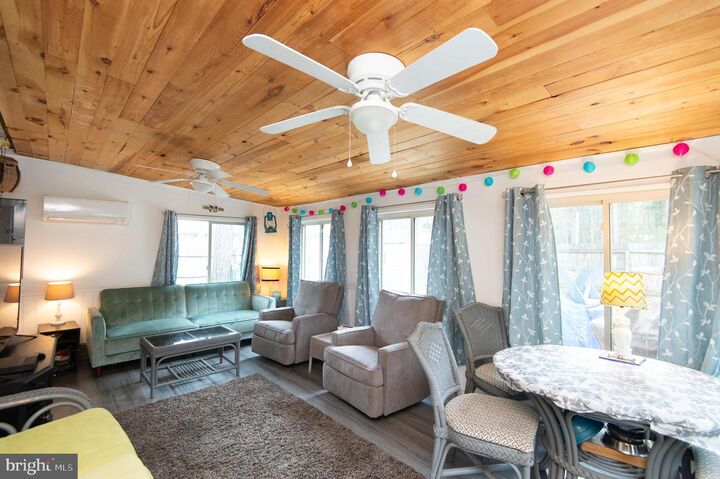 Property Photo: 819 Seabreeze Drive MD 21613