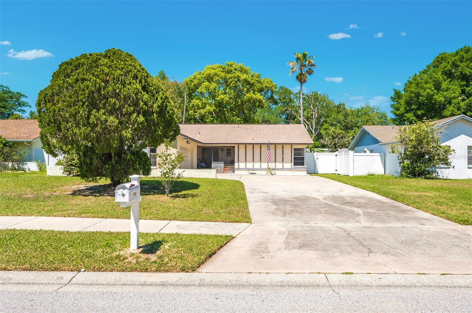 Property Photo:  8528 Renald Boulevard  FL 33637 