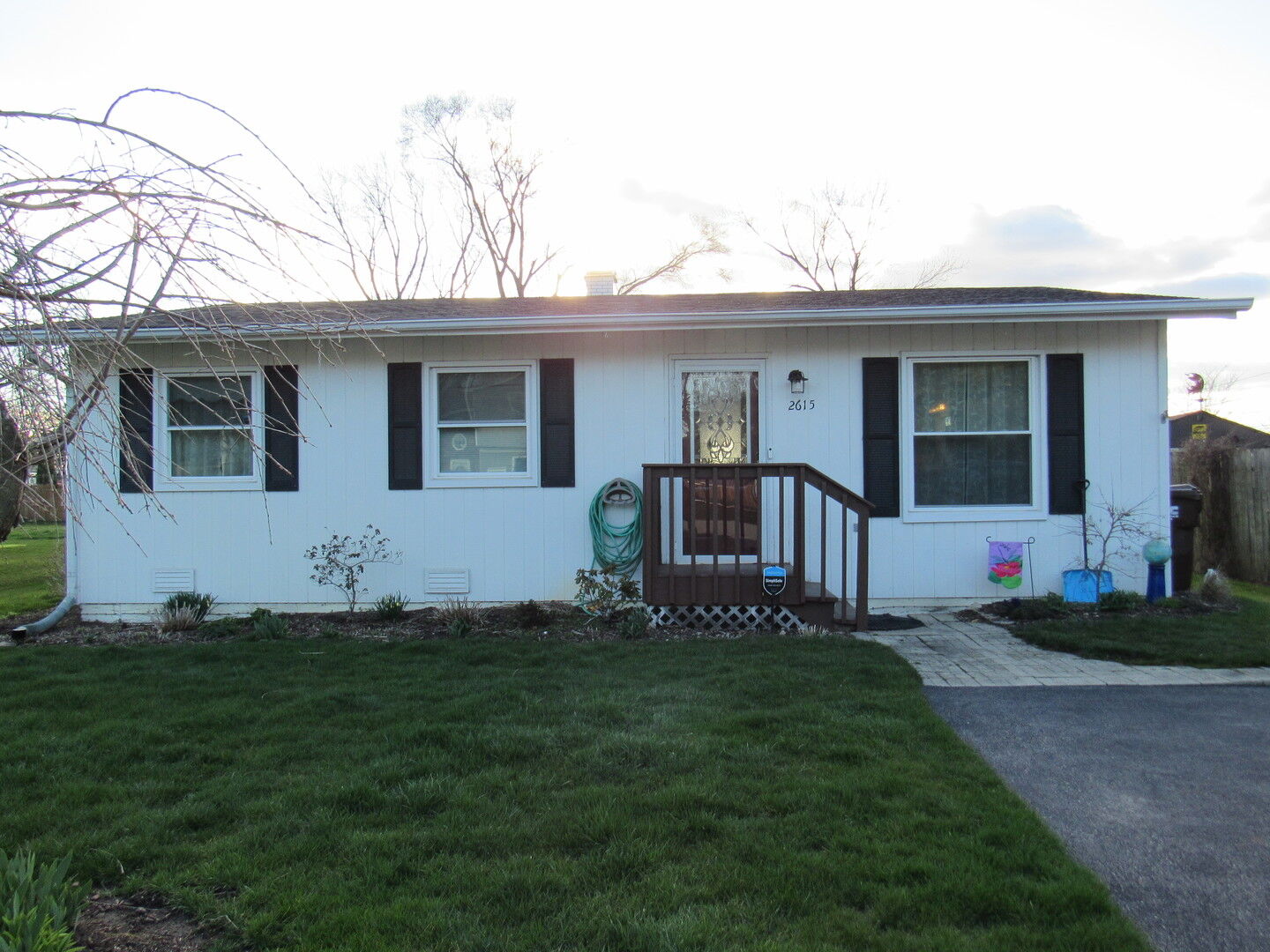 Property Photo:  2615 Forestwood Drive  IL 60050 