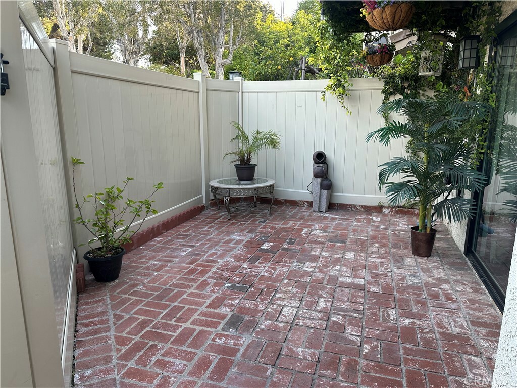 Property Photo:  1821 Caddington Drive 7  CA 90275 