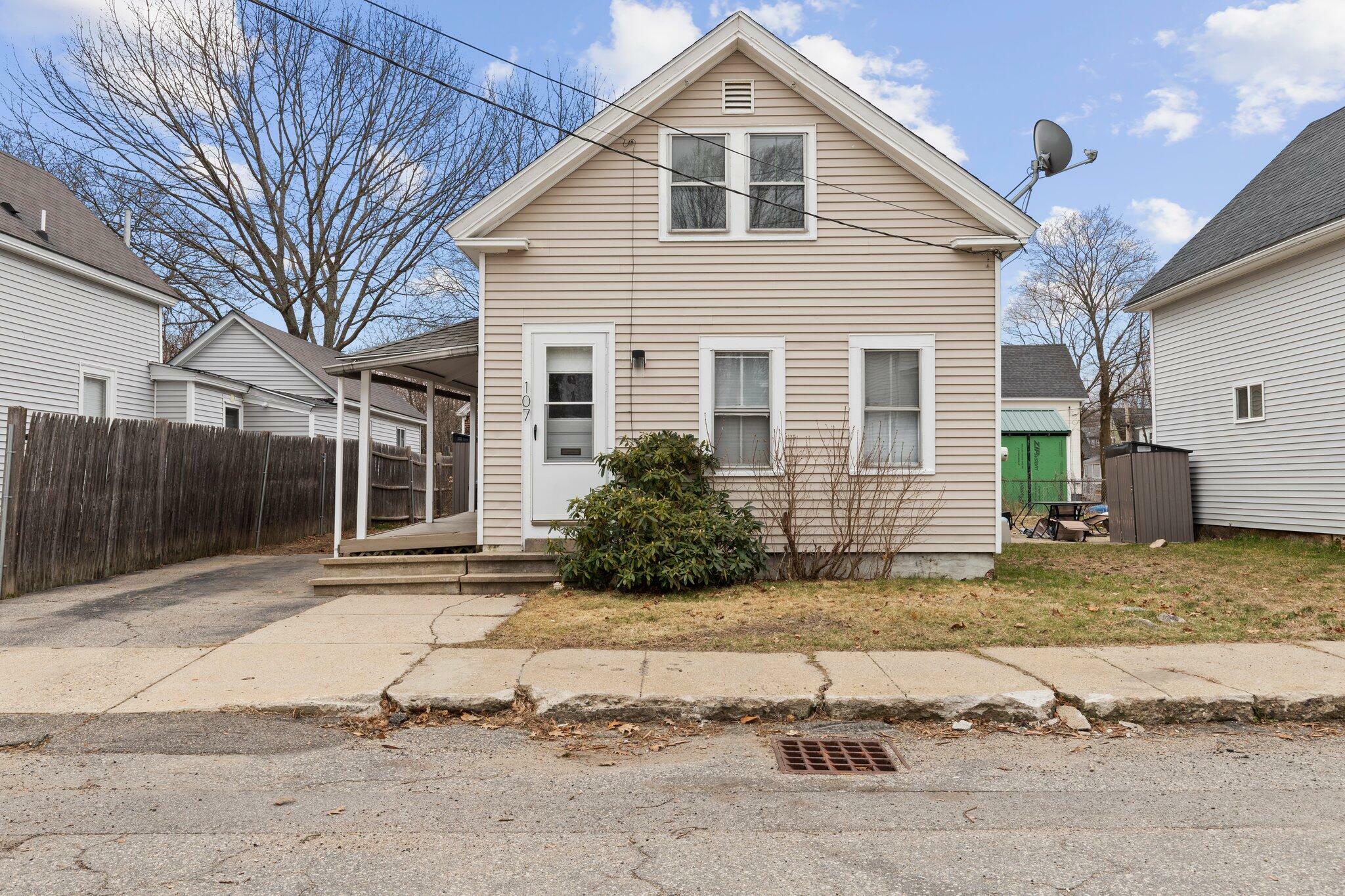 Property Photo:  107 Jackson Street  ME 04073 