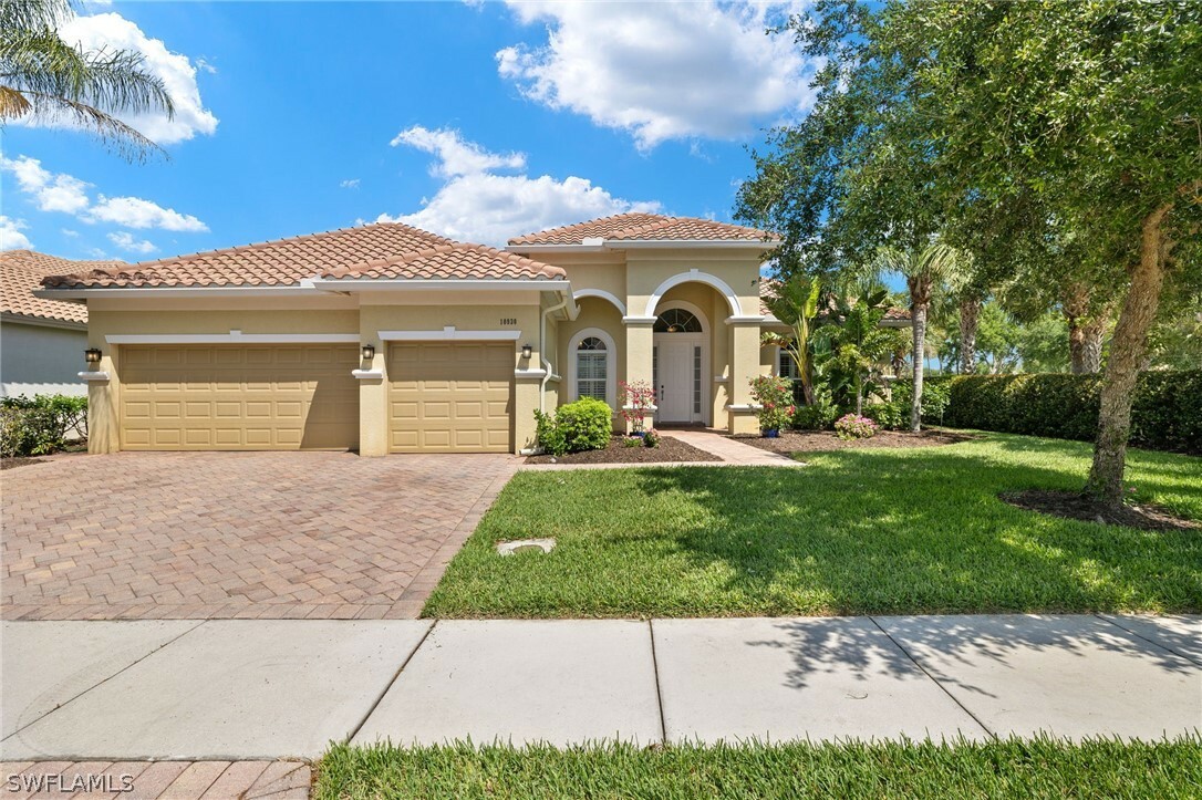 Property Photo:  10930 Stonington Avenue  FL 33913 