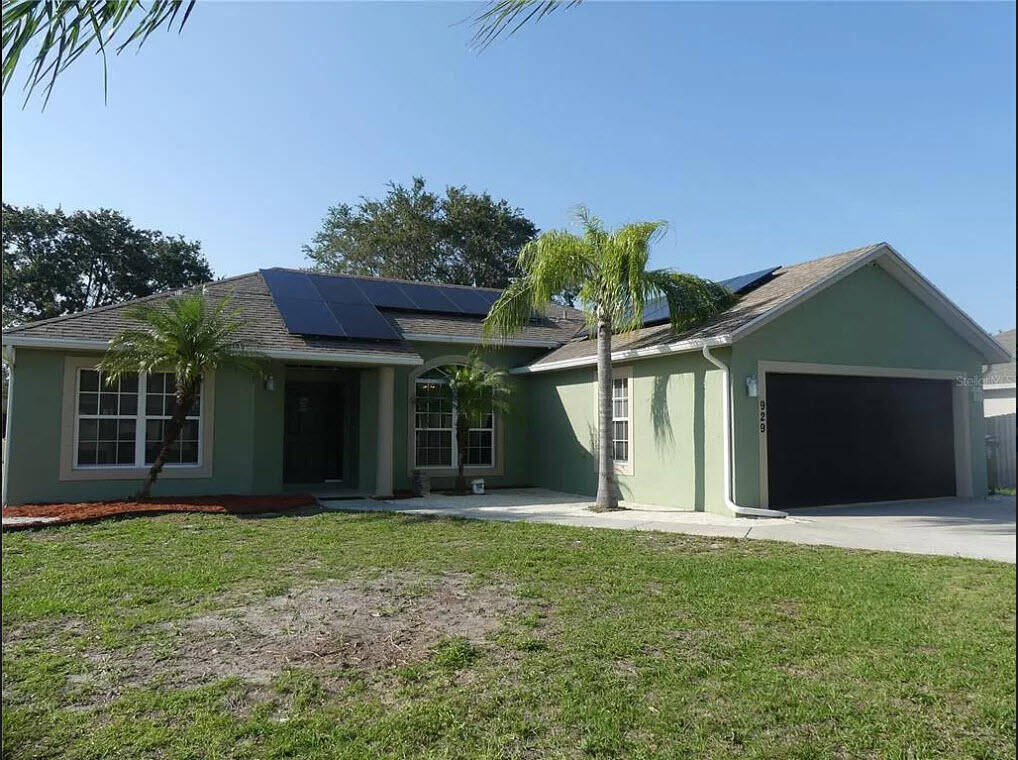 Property Photo:  929 SW Butterfly Terrace  FL 34953 