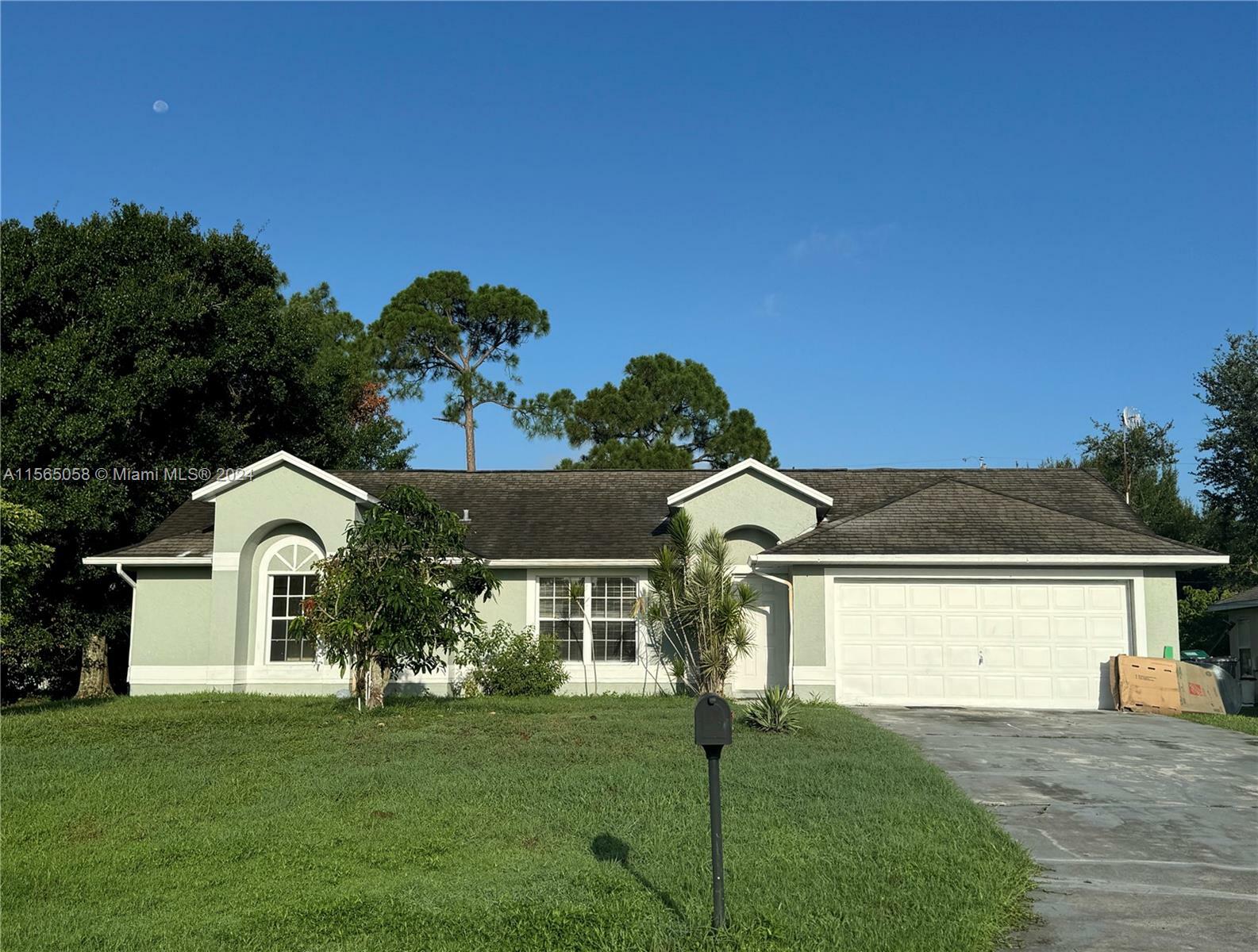 Property Photo:  766 SW Hibiscus St  FL 34983 