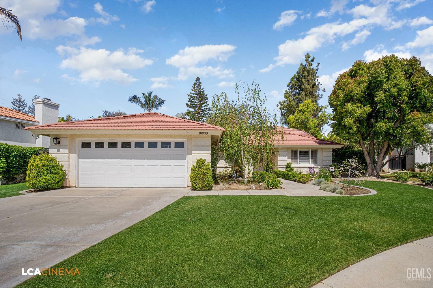 Property Photo:  10908 Craigton Court  CA 93311 