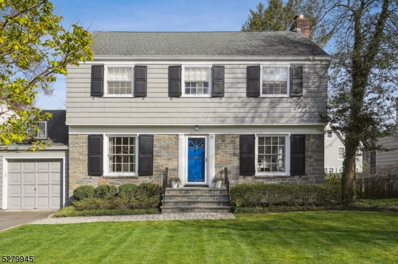 Property Photo: 16 Elmwood Pl NJ 07078