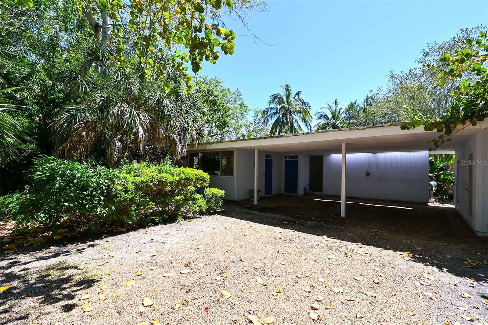 Property Photo:  620 Jackson Way  FL 34228 