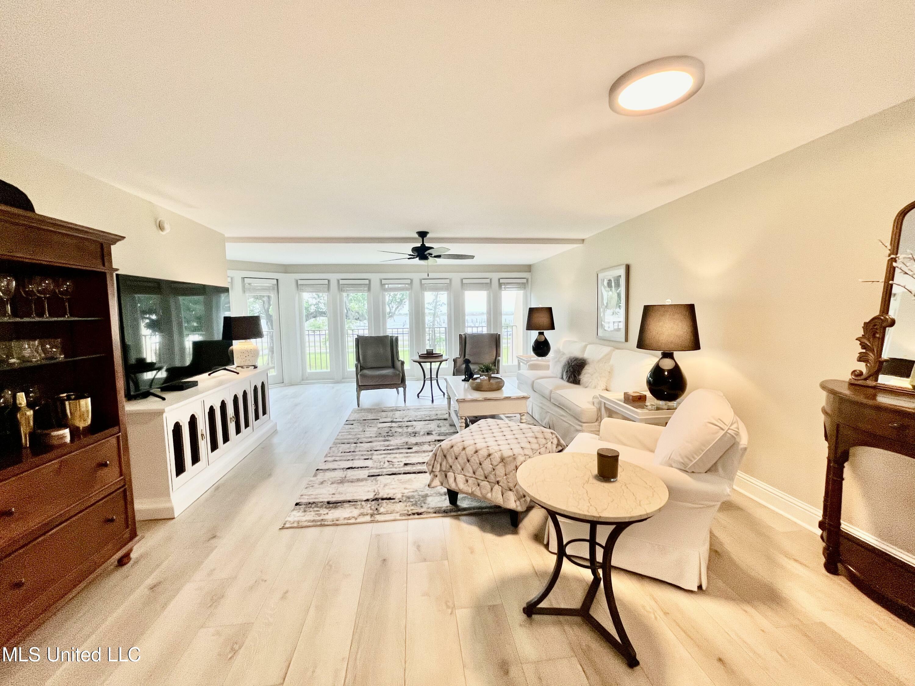 Property Photo:  520 Beach Boulevard  MS 39530 