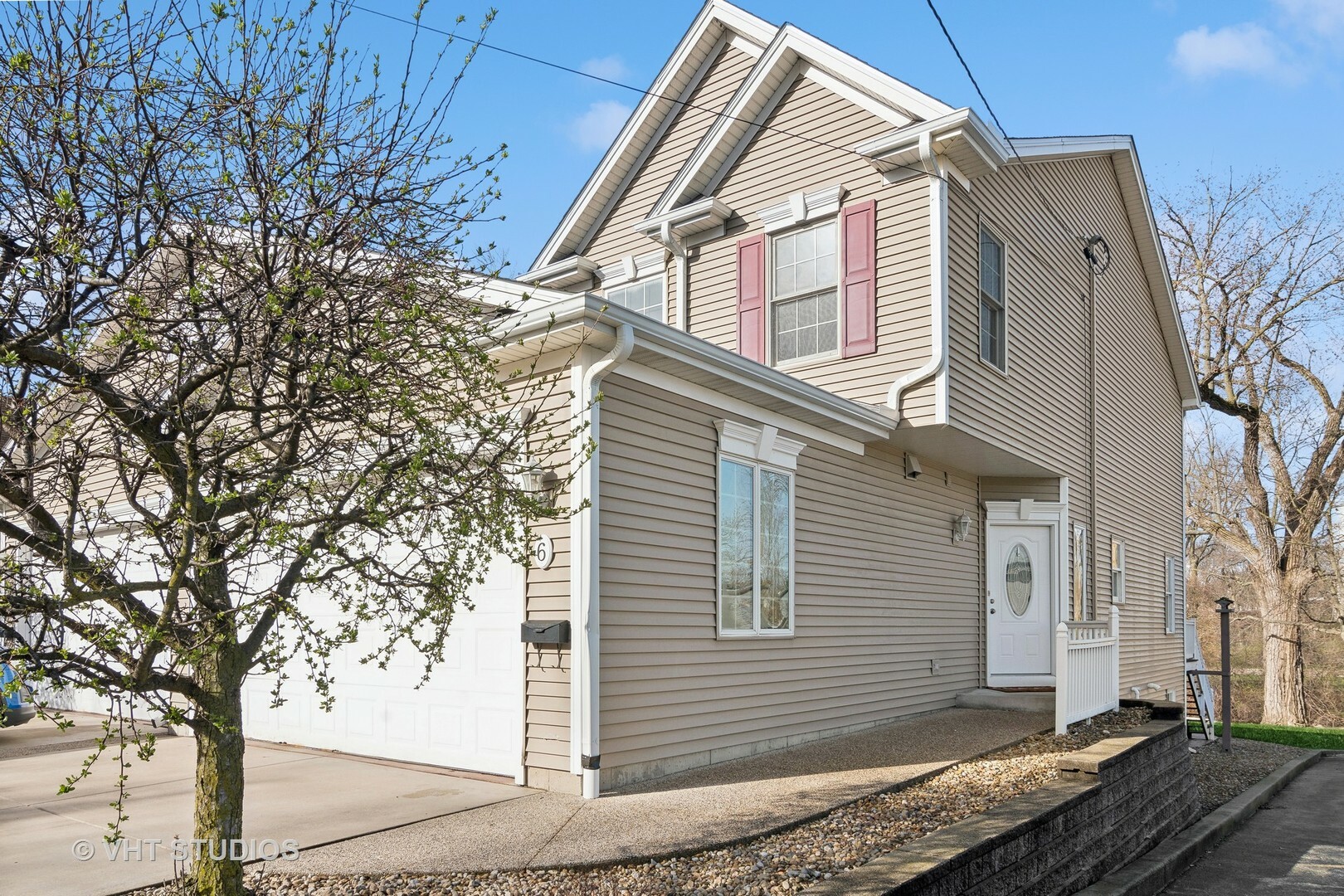 Property Photo:  6 S Grant Street 6  IL 60542 