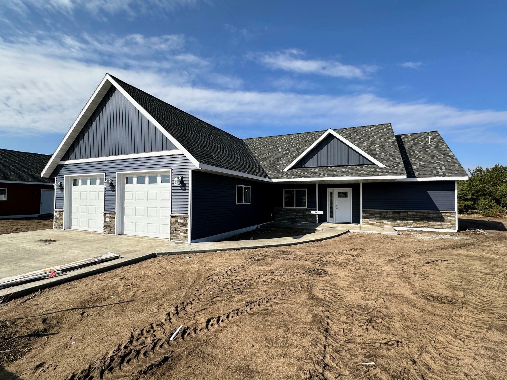 Property Photo:  907 8th Avenue NW  MN 56573 