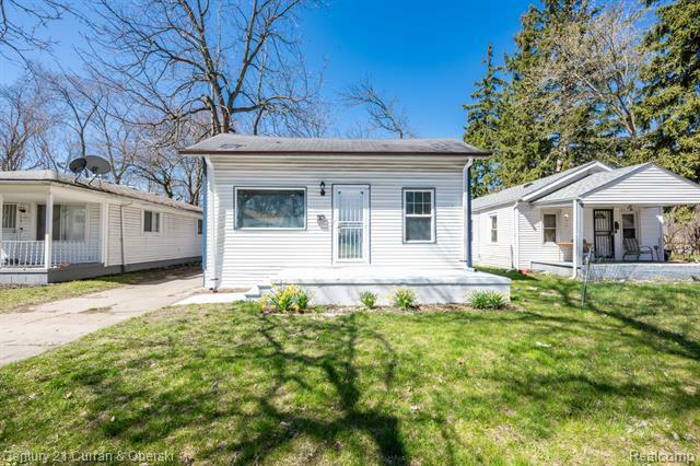 Property Photo:  19333 Grandville Avenue  MI 48219 