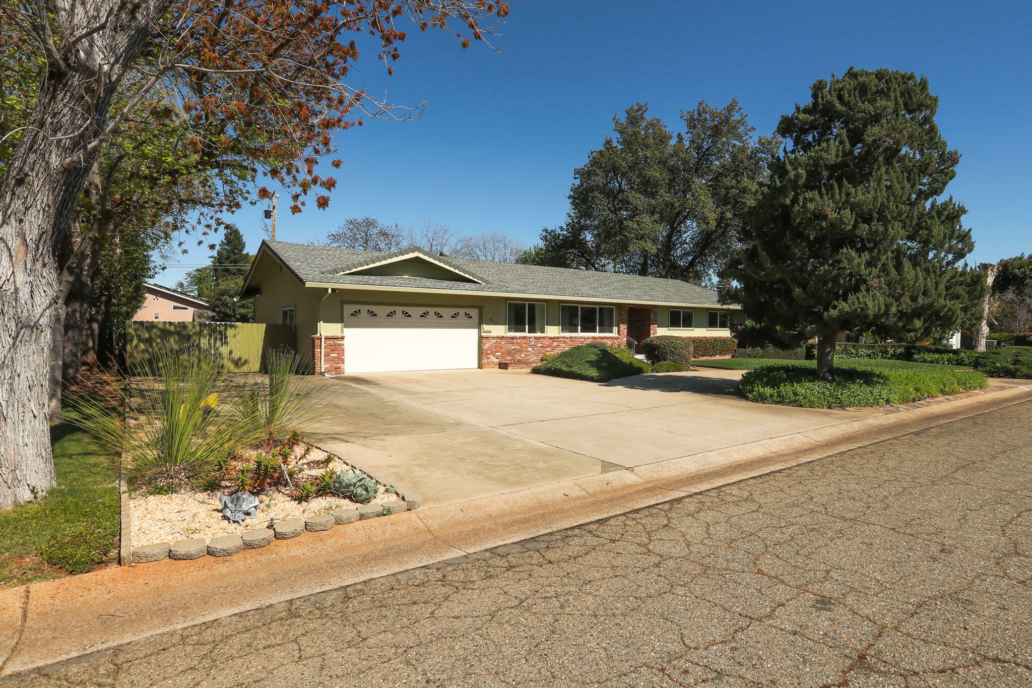 905 Hallmark Drive  Redding CA 96001 photo