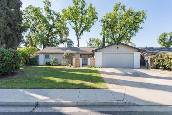 1017 W Walnut Avenue  Visalia CA 93277 photo