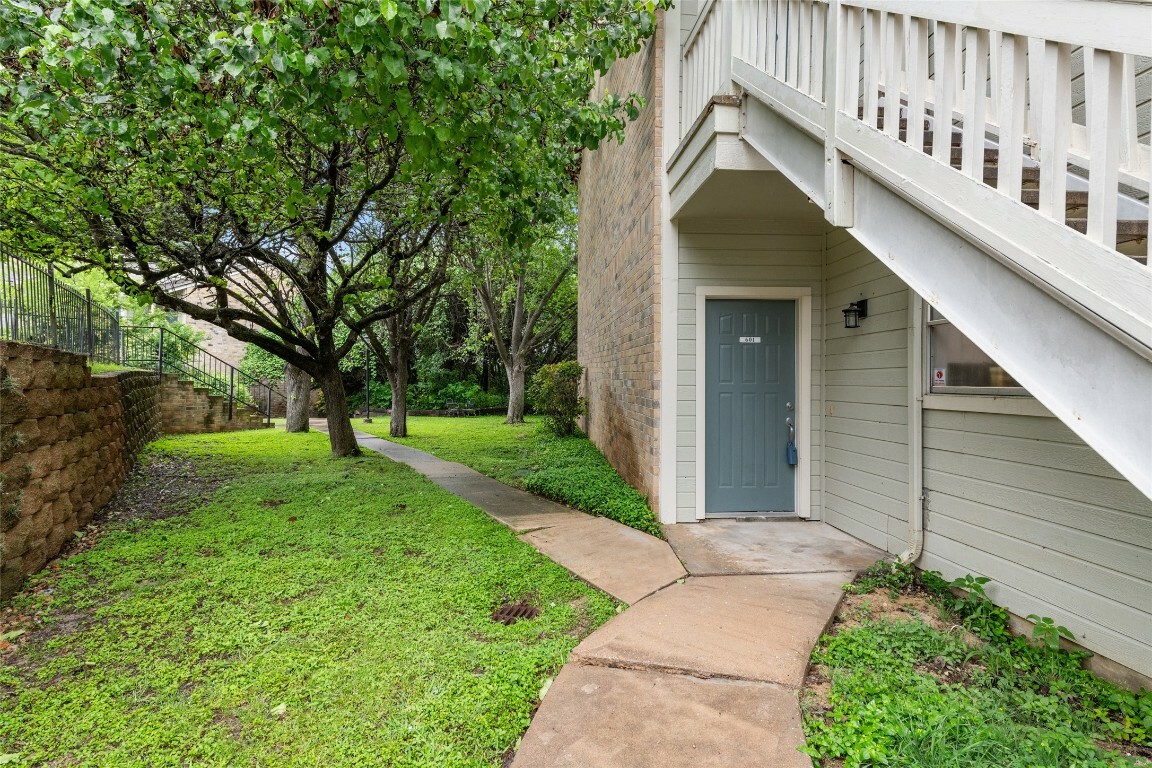 Property Photo:  2450 Wickersham Lane 601  TX 78741 