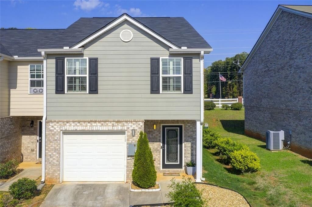 Property Photo:  1345 Forsythia Way  GA 30253 