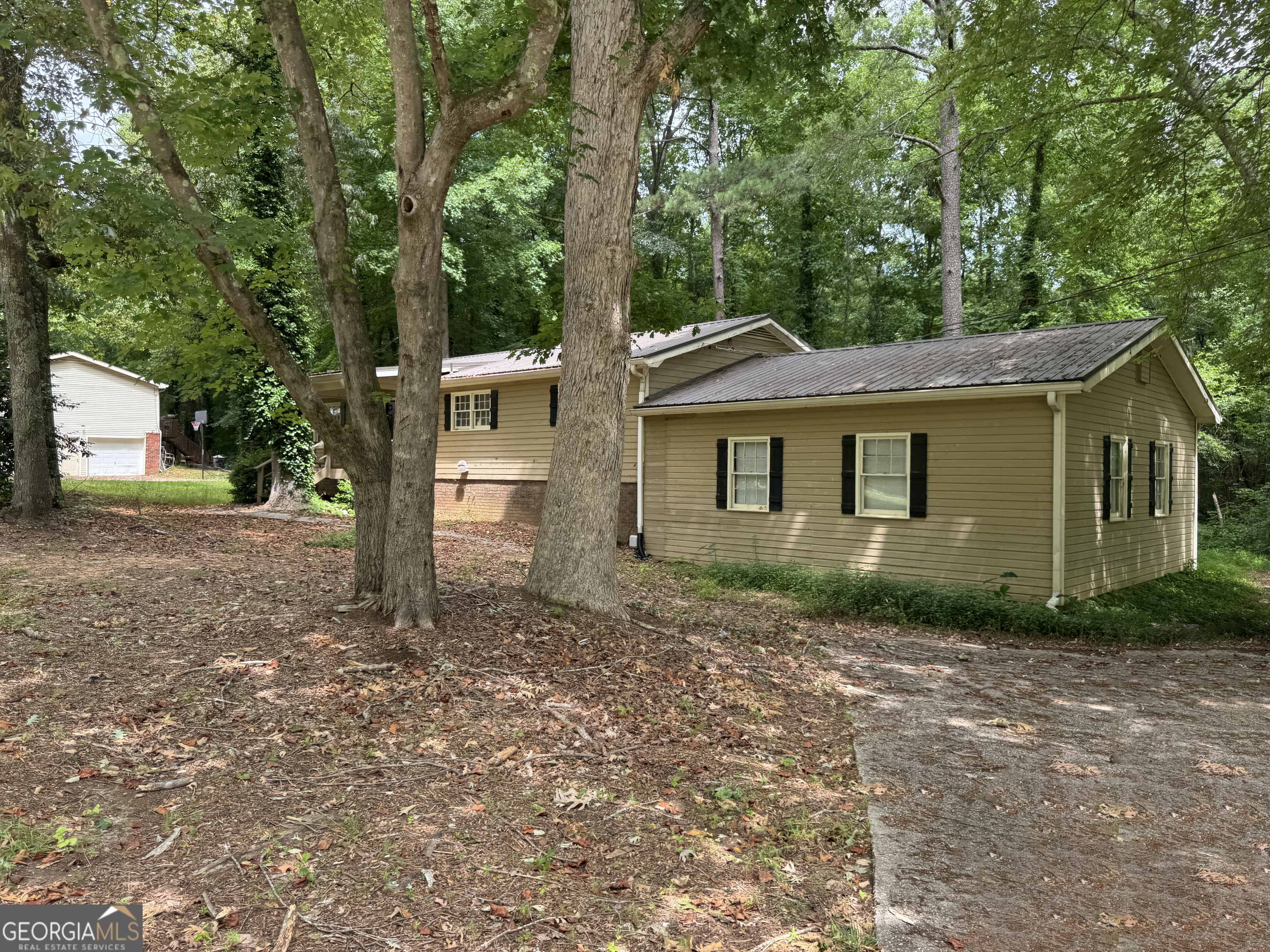 Property Photo:  6871 Lakeshore Drive  GA 30135 