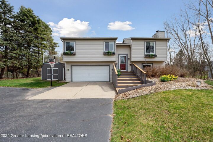 1011 Turner Street  Dewitt MI 48820 photo