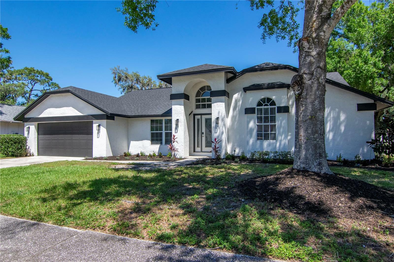 Property Photo:  2622 Crestfield Drive  FL 33596 